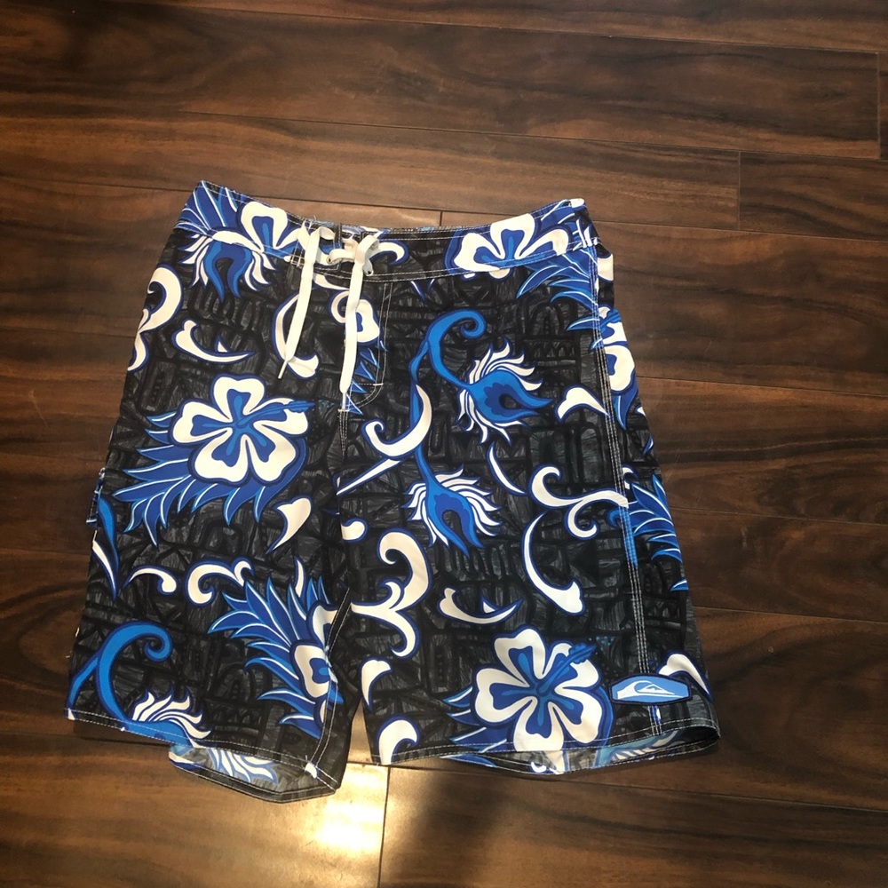 Quiksilver Men’s Hawaiian Board Shorts Swim Trunks 32 X21.5 From Waist